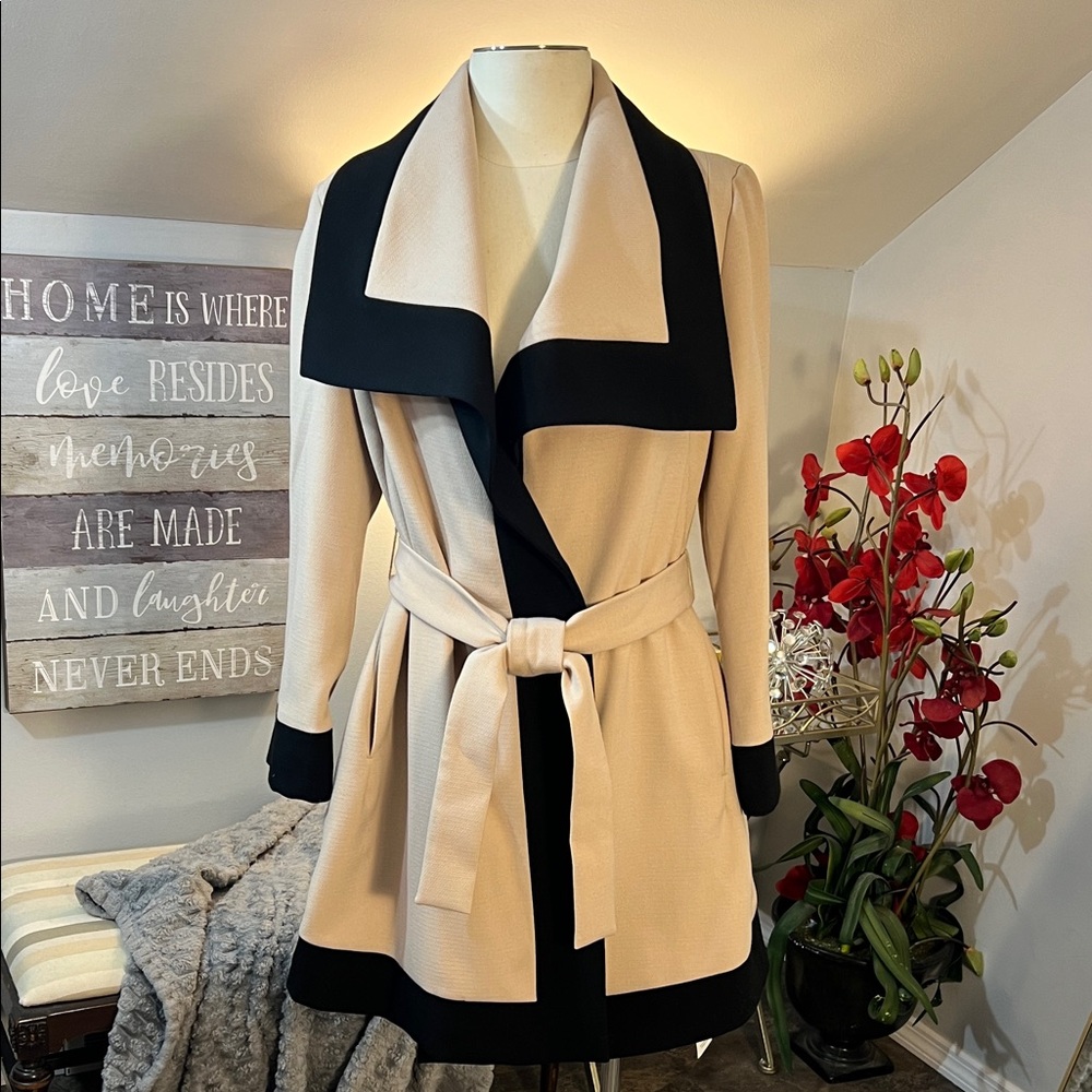 Dawn Levy Beige & Black Quiet Luxury Colorblock Belted Wrap Jacket Size Medium
